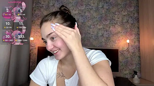 LoraDavi's Live XXX Chat