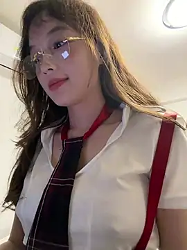 Pokazy przed kamerką – meimei_x