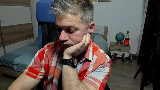 RobbyShawz Chat XXX in diretta