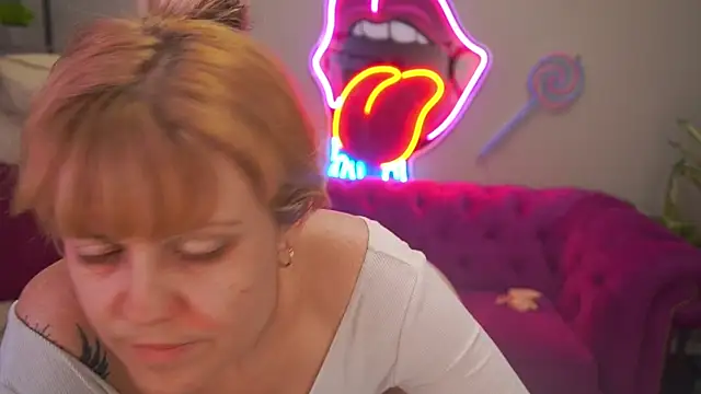 BellaLaPetit Chat XXX live