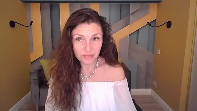 EllaLongのライブXXXチャット