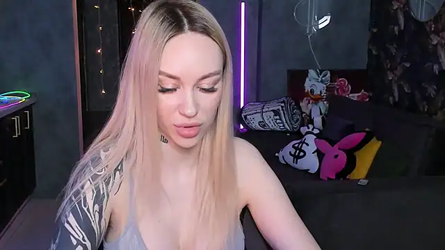 XXX chat uživo modela Blckmirrorr