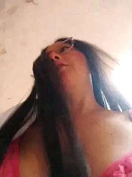 แชท XXX สดของ Camilatinass_