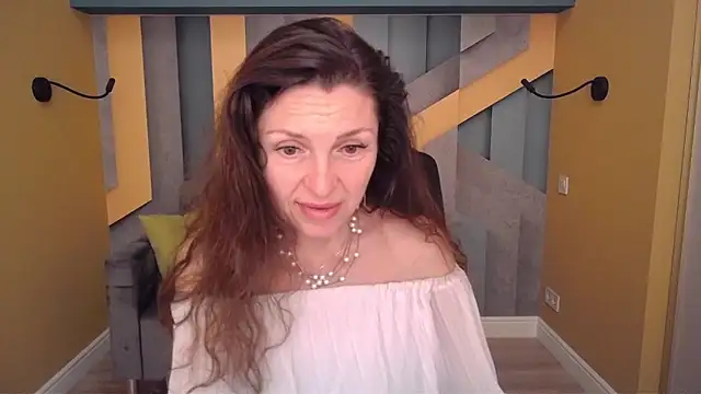 EllaLong's Live XXX Chat