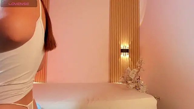 LaylaEmber Chat XXX live