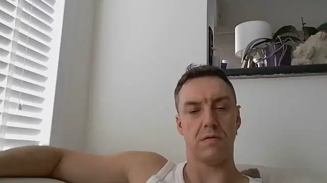 ploki2180's Live XXX Chat