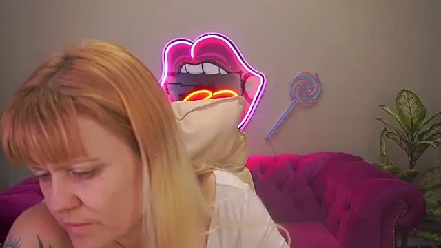 BellaLaPetit 라이브 XXX 채팅