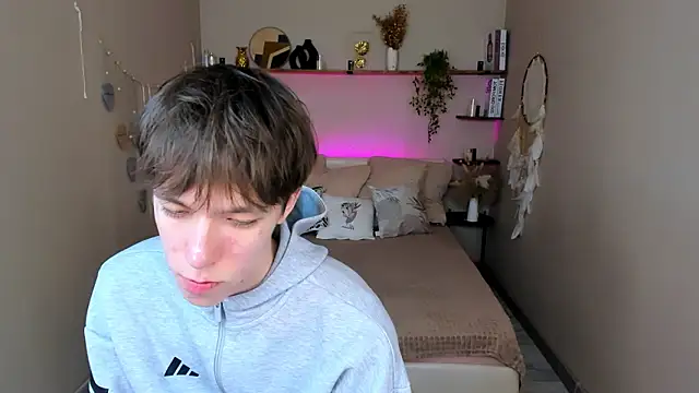 XXX chat uživo modela MarkBranston