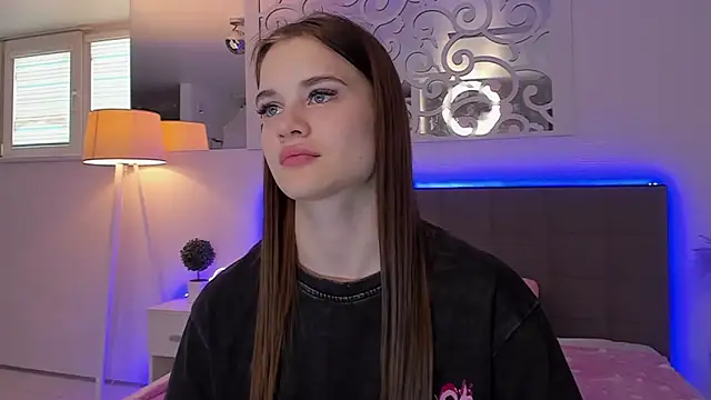 دردشة LuisaClover الجنسية المباشرة