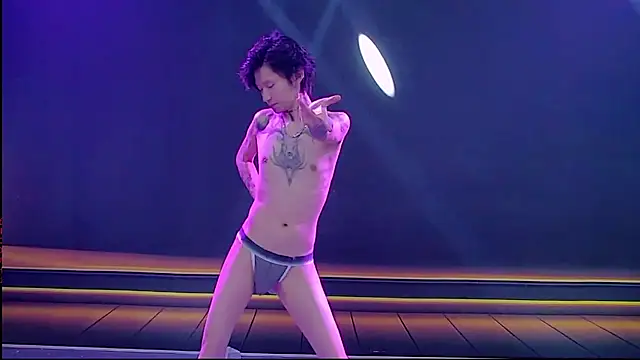 Show modela NTN-lucky na web-kameri