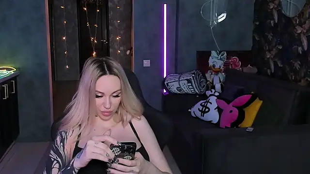 Blckmirrorr's Live XXX Chat