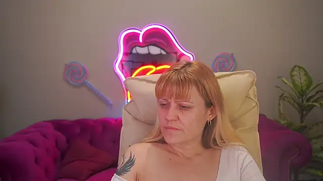 BellaLaPetit: απευθείας συνομιλία ΧΧΧ