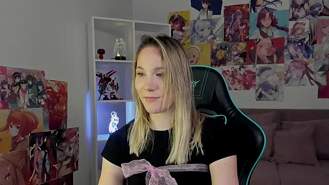 ElaraVoltage Adlı Modelin Canlı XXX Sohbeti