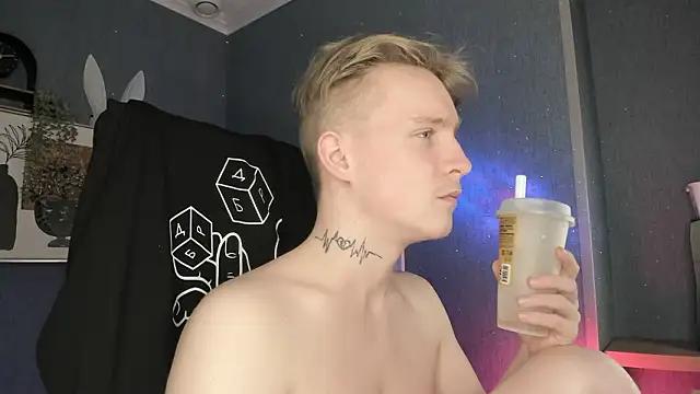 XXX chat uživo modela AlexxSweet