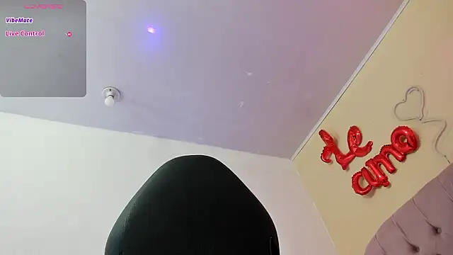 SABRIINA_TAY élő XXX-chatje