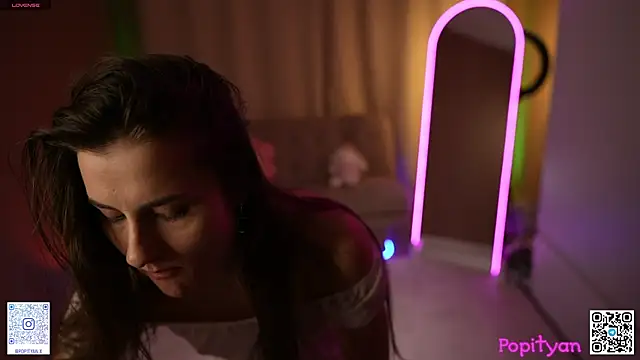 XXX chat uživo modela popityan1