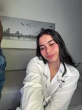 Chatroom XXX en direct de SophieRoyals