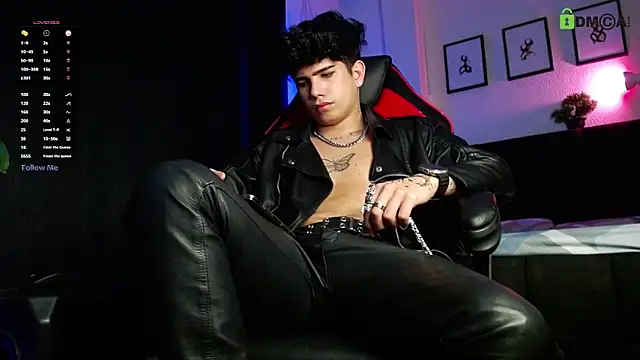 LyleBennett_ Live XXX-Chat