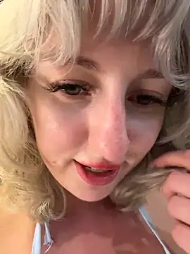 RonnieKiss Adlı Modelin Canlı XXX Sohbeti