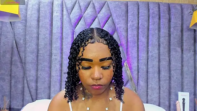 SkylerBloomm's Live XXX Chat