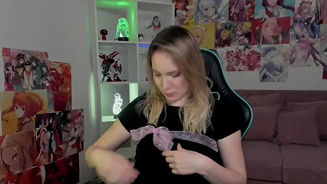 ElaraVoltage's Live XXX Chat