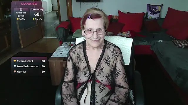 دردشة HeisseomaOriginal الجنسية المباشرة