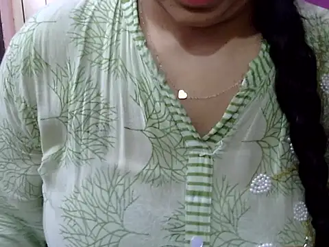 Chat XXX en directo de Cute_Aliyaa