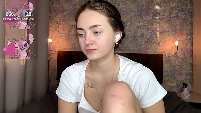 LoraDavi élő XXX-chatje