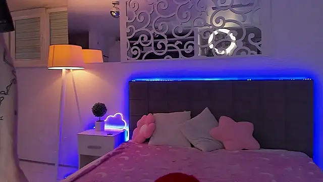 LuisaClover élő XXX-chatje