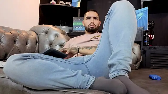 matteosantos: онлайн-секс-чат