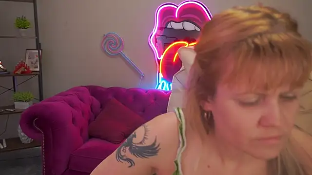 BellaLaPetit Chat XXX live