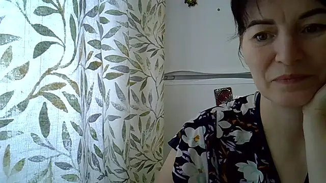 Chat +18 de Krystal_82 ao vivo