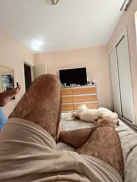 MysterBearMGのウェブカメラショー