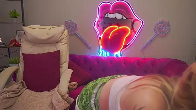 BellaLaPetit's Live XXX Chat