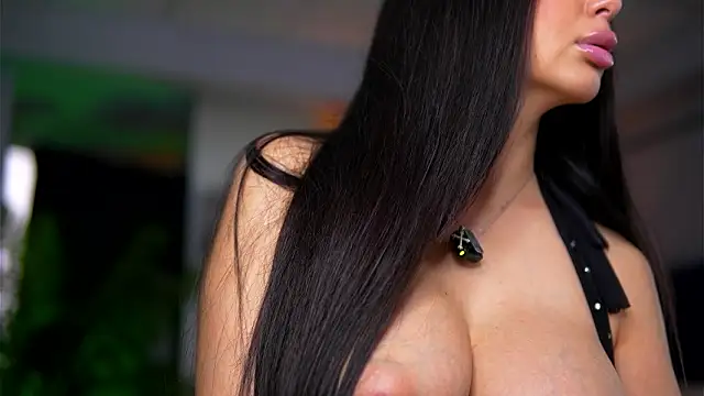 MissMeganMoon Adlı Modelin Canlı XXX Sohbeti