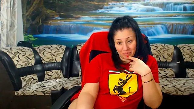 MoistMady Adlı Modelin Canlı XXX Sohbeti