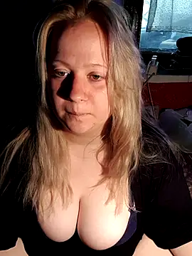 Missy_DM Adlı Modelin Canlı XXX Sohbeti