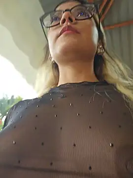 XXX chat uživo modela Pretty_roxxyy