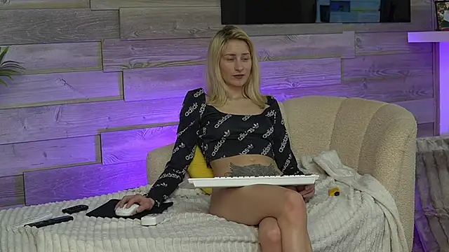 SiennaShapiro: онлайн-секс-чат