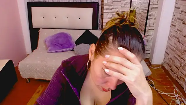 Chat +18 de camila_delarosa ao vivo