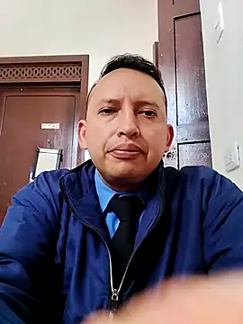 Show modela Hachi28 na web-kameri