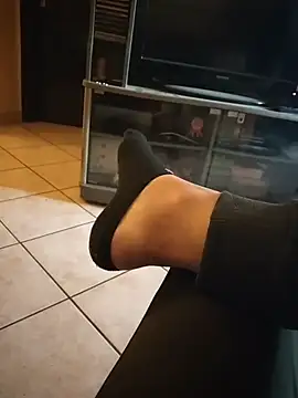 baby_lo: διαδικτυακό σόου στην κάμερα