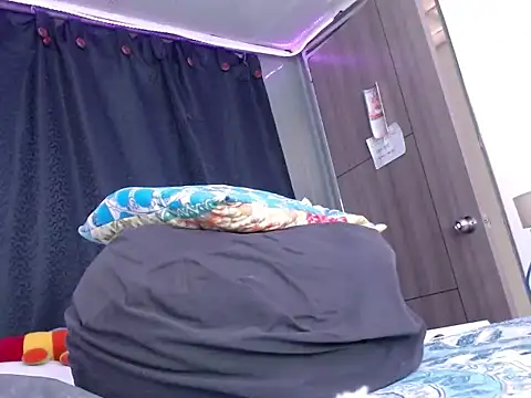 liseth_01hot: онлайн-секс-чат