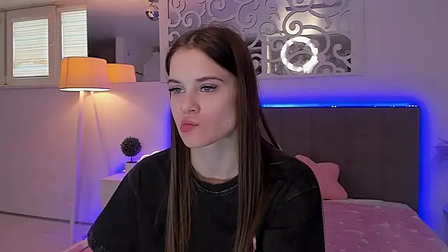 LuisaClover élő XXX-chatje