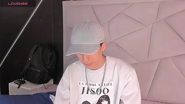 Вебкам-шоу AerumChae