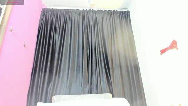 ScarletBigTitties Chat XXX in diretta