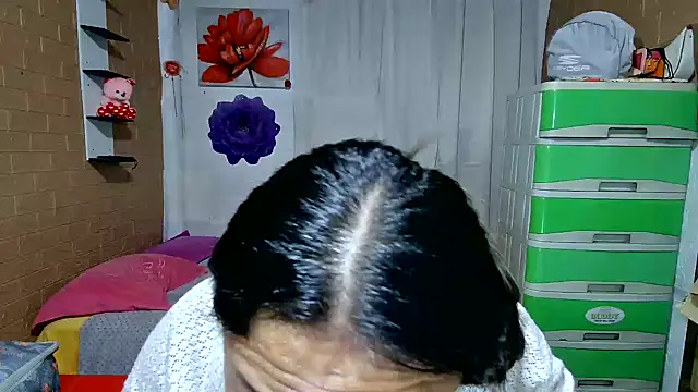 Filipina_Desire live XXX chat