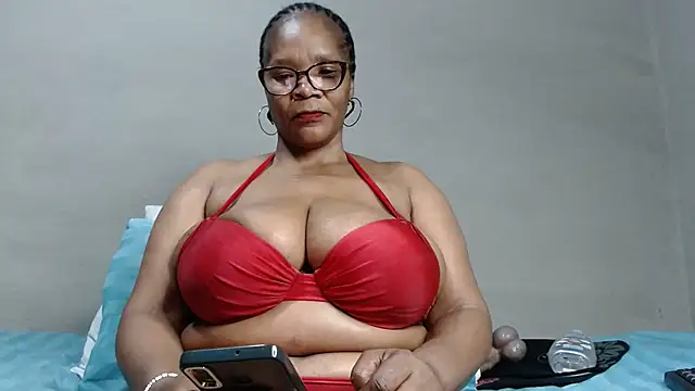 BustyMelonssXXXX's Live XXX Chat