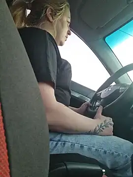 LianaJu élő XXX-chatje