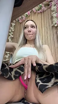 -HollyWay- Live XXX-Chat